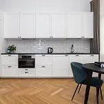 Diplomatica I High Ceilings I Parking I Easy Check-in I Cohost Kaunas