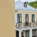 Diplomatica I High Ceilings I Parking I Easy Check-in I Cohost Apartment *