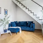 Diplomatica I High Ceilings I Parking I Easy Check-in I Cohost Kaunas