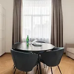 Diplomatica I High Ceilings I Parking I Easy Check-in I Cohost Apartment