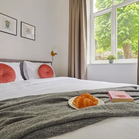 Diplomatica I High Ceilings I Parking I Easy Check-in I Cohost * カウナス