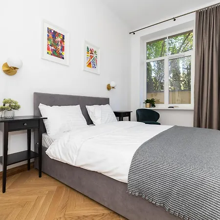 Diplomatica I High Ceilings I Parking I Easy Check-in I Cohost * Kowno