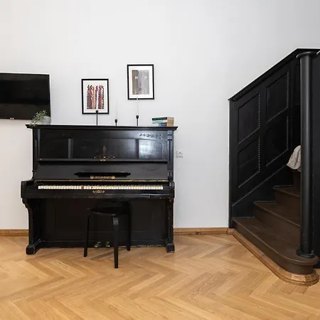 Apartment Villa Diplomatica I High Ceilings I Parking I Easy Check-In I Cohost