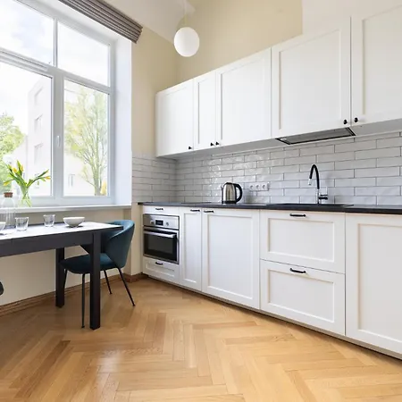 Apartment Villa Diplomatica I High Ceilings I Parking I Easy Check-In I Cohost *