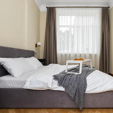 Villa Diplomatica I High Ceilings I Parking I Easy Check-In I Cohost Kaunas