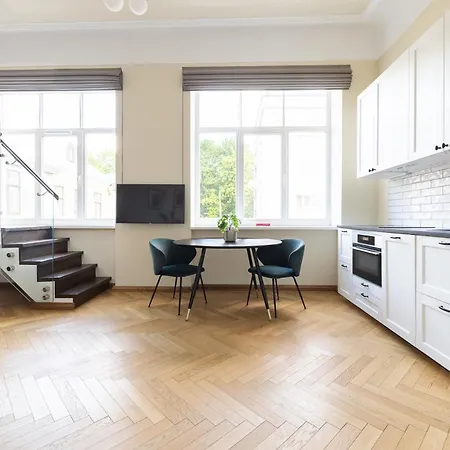 Apartament Diplomatica I High Ceilings I Parking I Easy Check-in I Cohost *