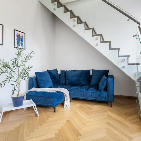Diplomatica I High Ceilings I Parking I Easy Check-in I Cohost Kaunas