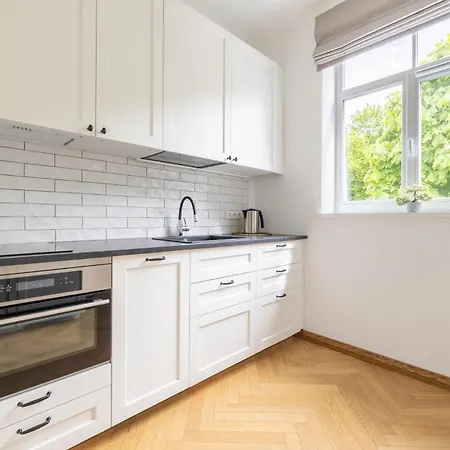 Villa Diplomatica I High Ceilings I Parking I Easy Check-In I Cohost Apartment Kaunas