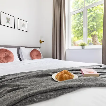 Apartment Villa Diplomatica I High Ceilings I Parking I Easy Check-In I Cohost