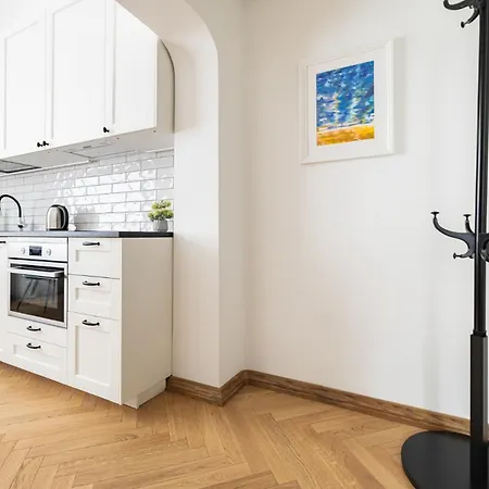 Villa Diplomatica I High Ceilings I Parking I Easy Check-In I Cohost Apartment *