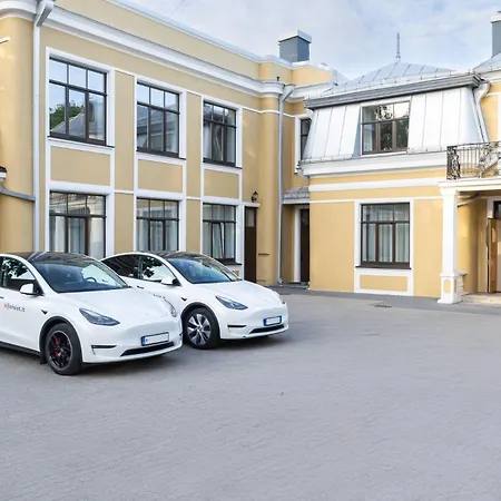 Villa Diplomatica I High Ceilings I Parking I Easy Check-In I Cohost Apartment Kaunas