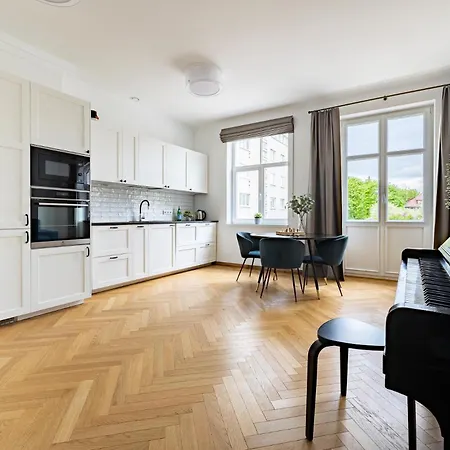 Apartament Diplomatica I High Ceilings I Parking I Easy Check-in I Cohost *