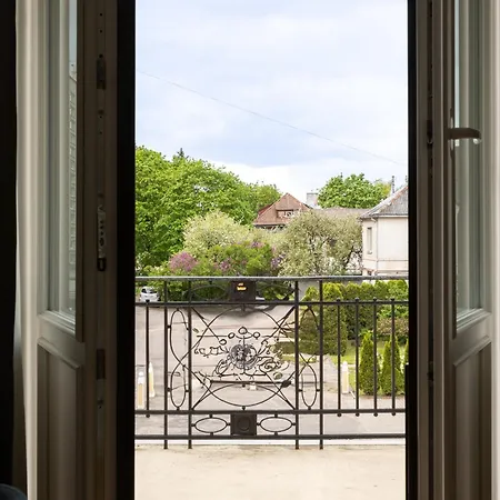 Villa Diplomatica I High Ceilings I Parking I Easy Check-In I Cohost
