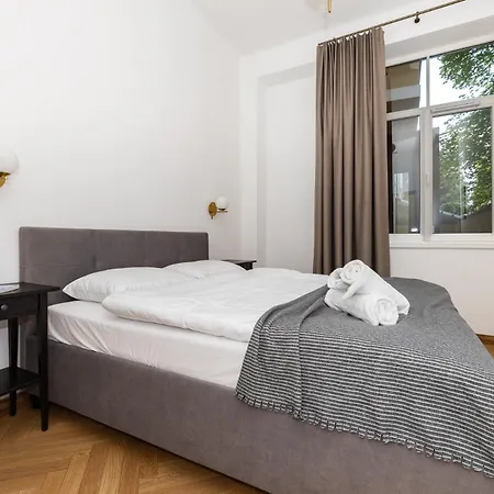 Apartment Villa Diplomatica I High Ceilings I Parking I Easy Check-In I Cohost