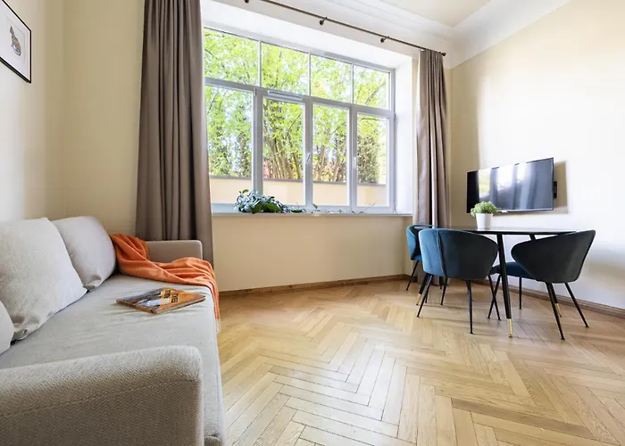 Diplomatica I High Ceilings I Parking I Easy Check-in I Cohost *