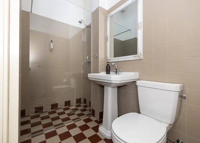 Diplomatica I High Ceilings I Parking I Easy Check-in I Cohost