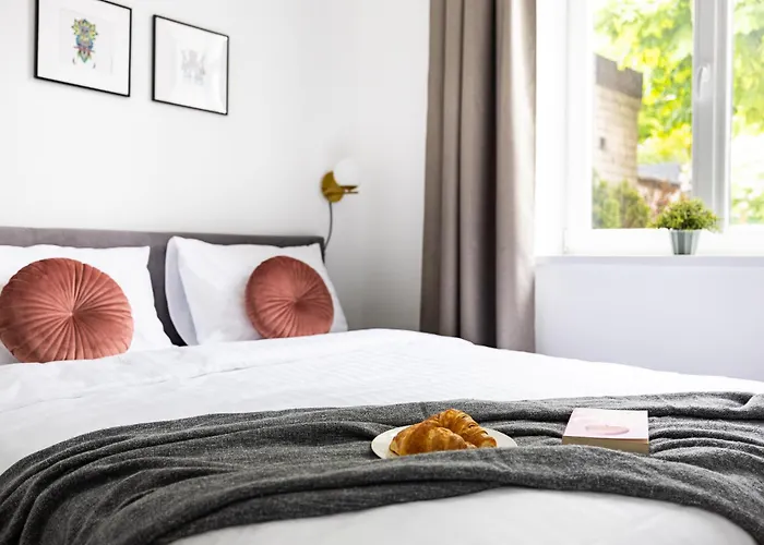 Diplomatica I High Ceilings I Parking I Easy Check-in I Cohost アパート