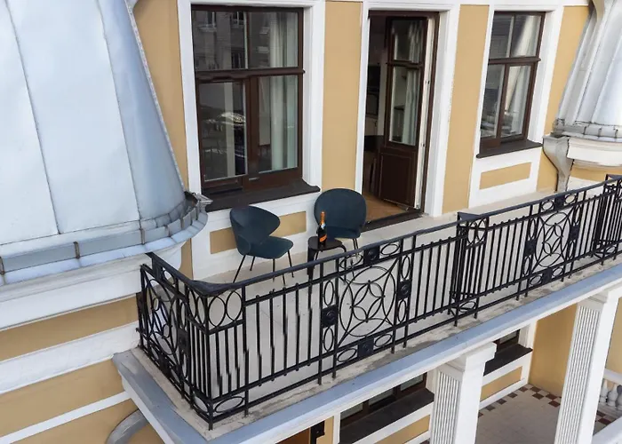 Diplomatica I High Ceilings I Parking I Easy Check-in I Cohost *