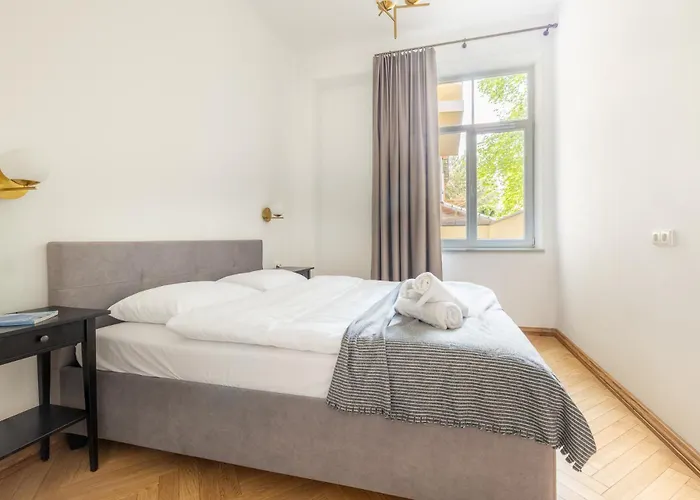 Diplomatica I High Ceilings I Parking I Easy Check-in I Cohost アパート