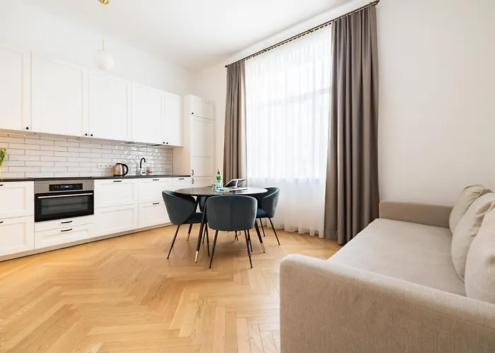 Diplomatica I High Ceilings I Parking I Easy Check-in I Cohost * カウナス